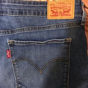 Vintage Levi’s 712 slim fit straight leg